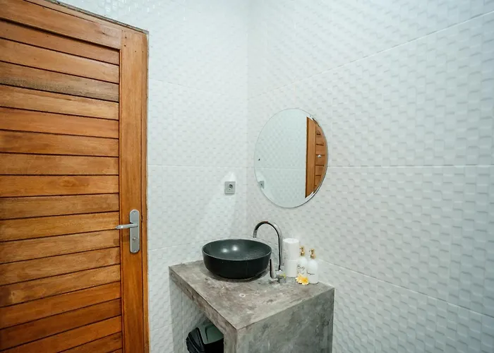 Kubu Gena 3* Canggu (Bali)