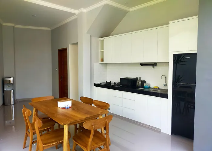 Kubu Gena 3* Canggu (Bali)